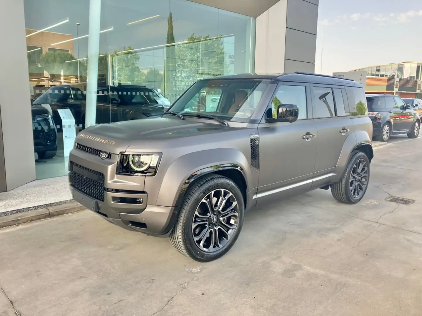 Land Rover Defender 110 4.4 V8 MHEV Octa AWD Aut. 635 Gris - 2