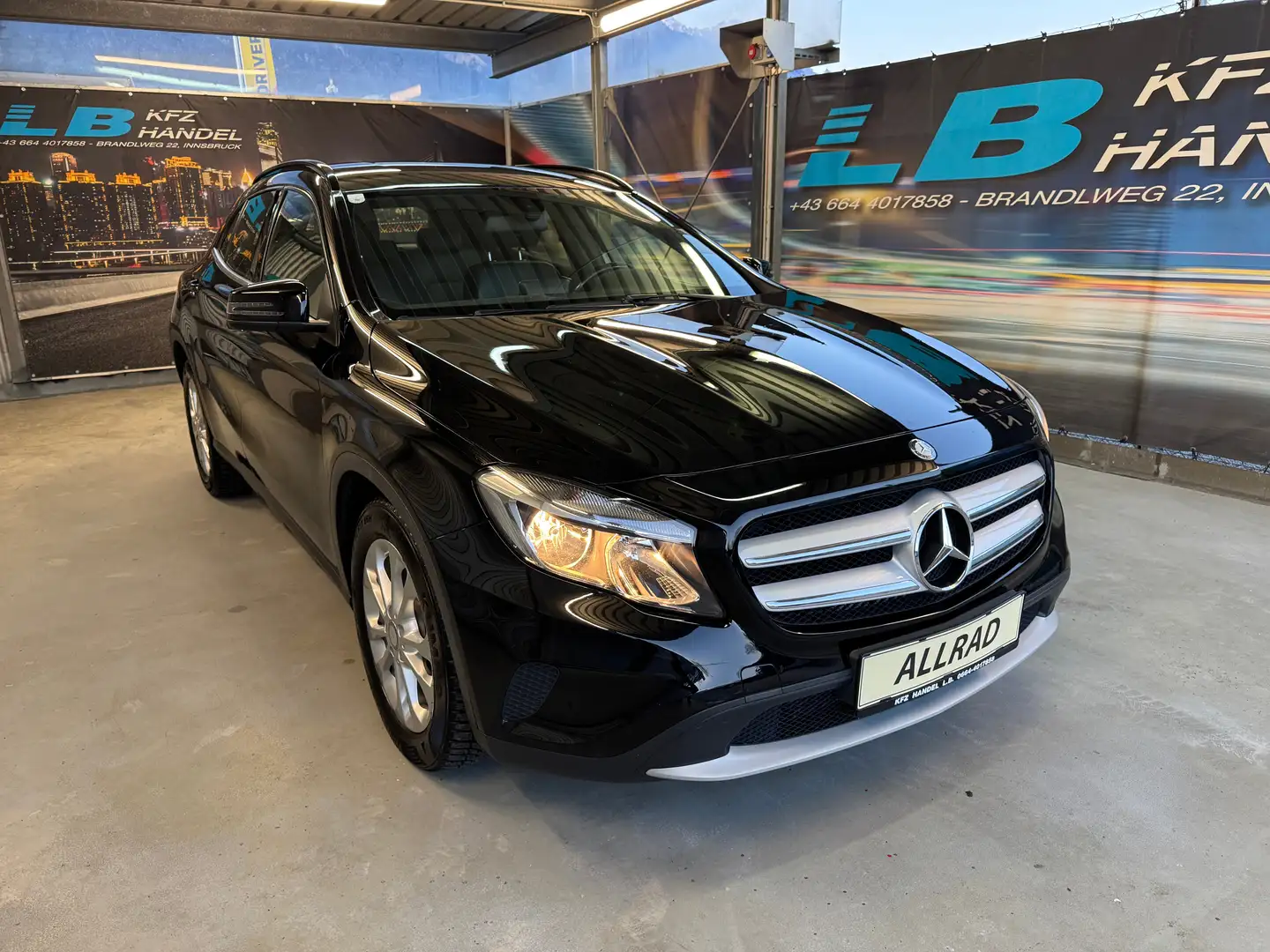 Mercedes-Benz GLA 200 GLA 200 CDI / d (156.902) Schwarz - 1