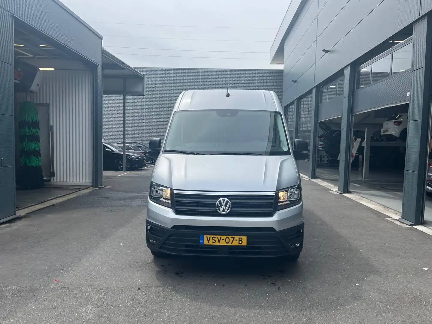 Volkswagen Crafter L3H3 2.0 TDI 102pk 3.5T Comfortline /BPM-vrij Grijs - 2