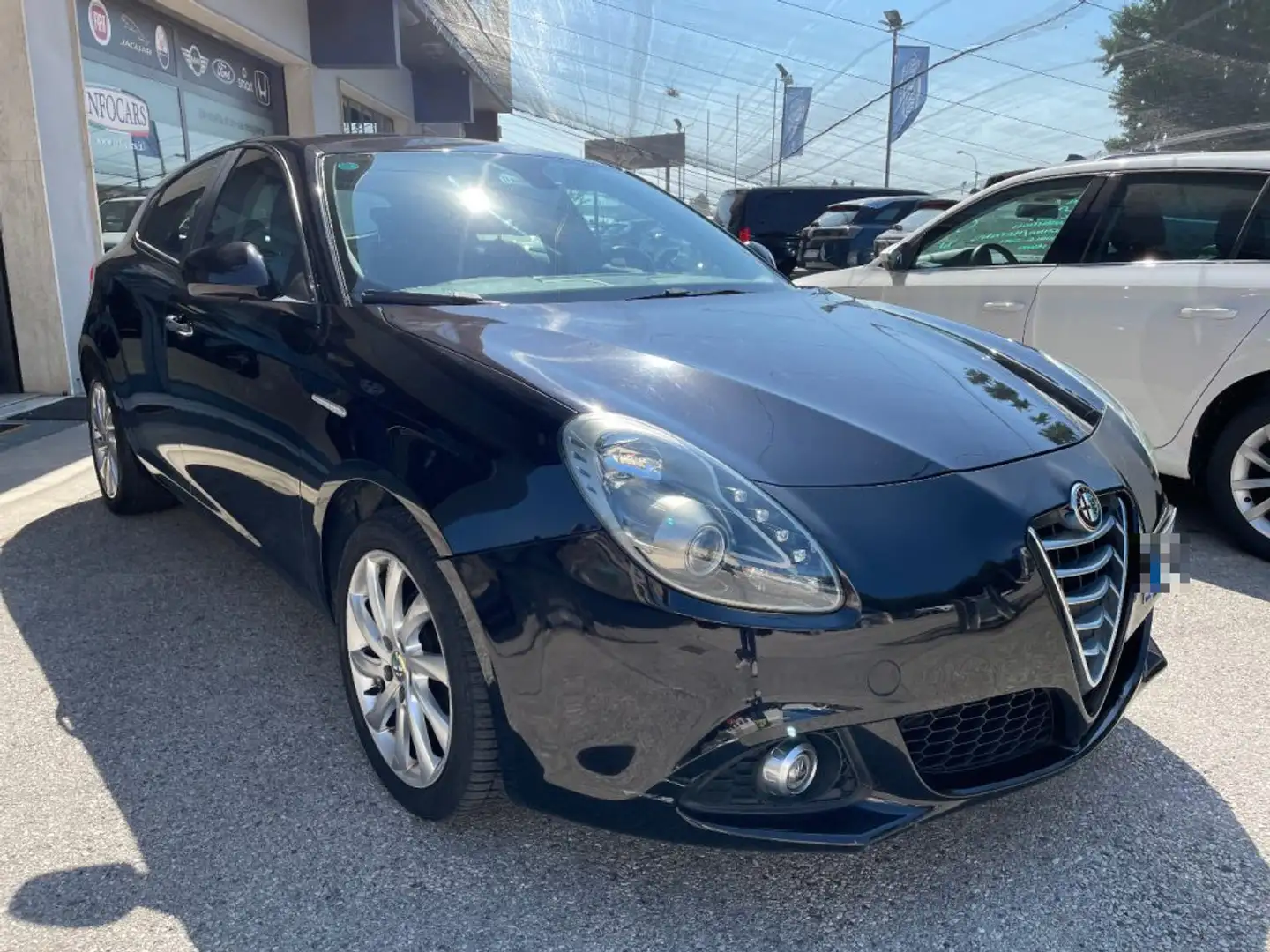 Alfa Romeo Giulietta 1.6 JTDm-2 105 CV Distinctive Noir - 1