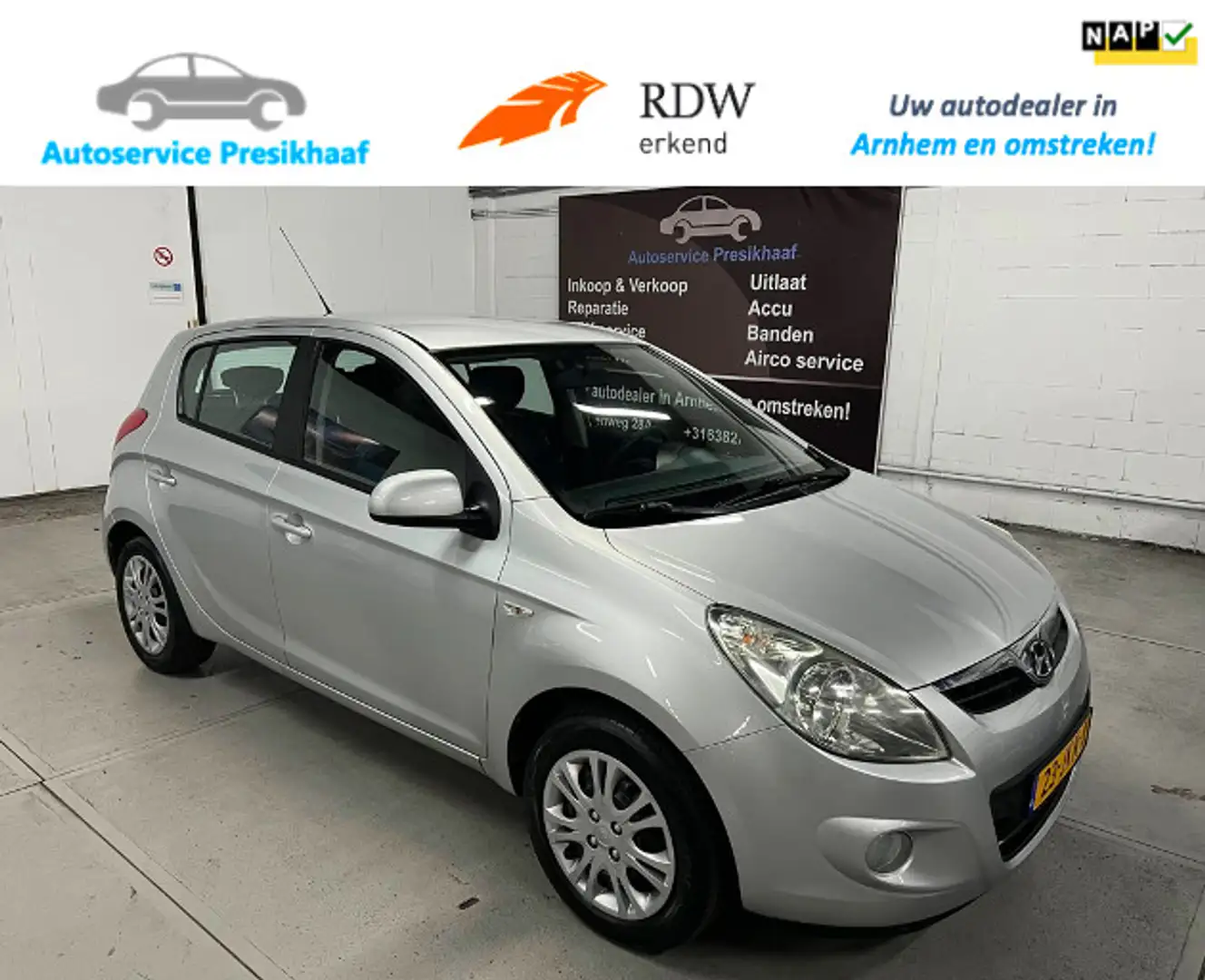Hyundai i20 1.4i DynamicVersion AIRCO / NAP / 5-DEURS Gris - 1