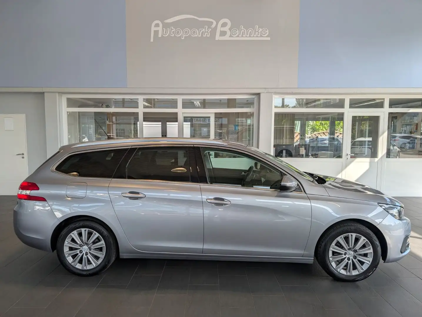 Peugeot 308 SW HDi Automatik*Navi*Kamera*Sitzheizung Gris - 2