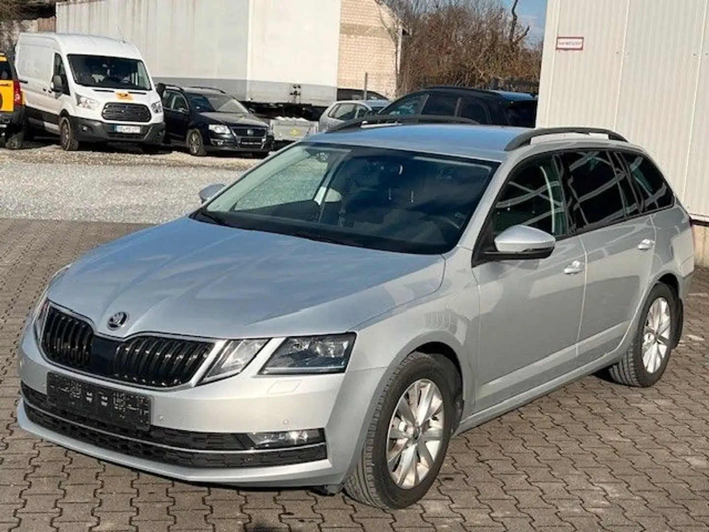 Skoda Octavia Combi 1.6 TDI Style DSG 1Hd Apple Klimaa Silber - 1