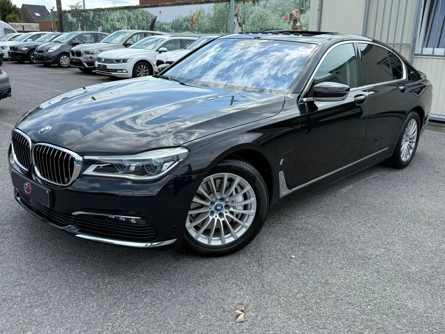 BMW 740 e iPerformance/ FULL SERVICE / CUIR / TOIT / Schwarz - 1
