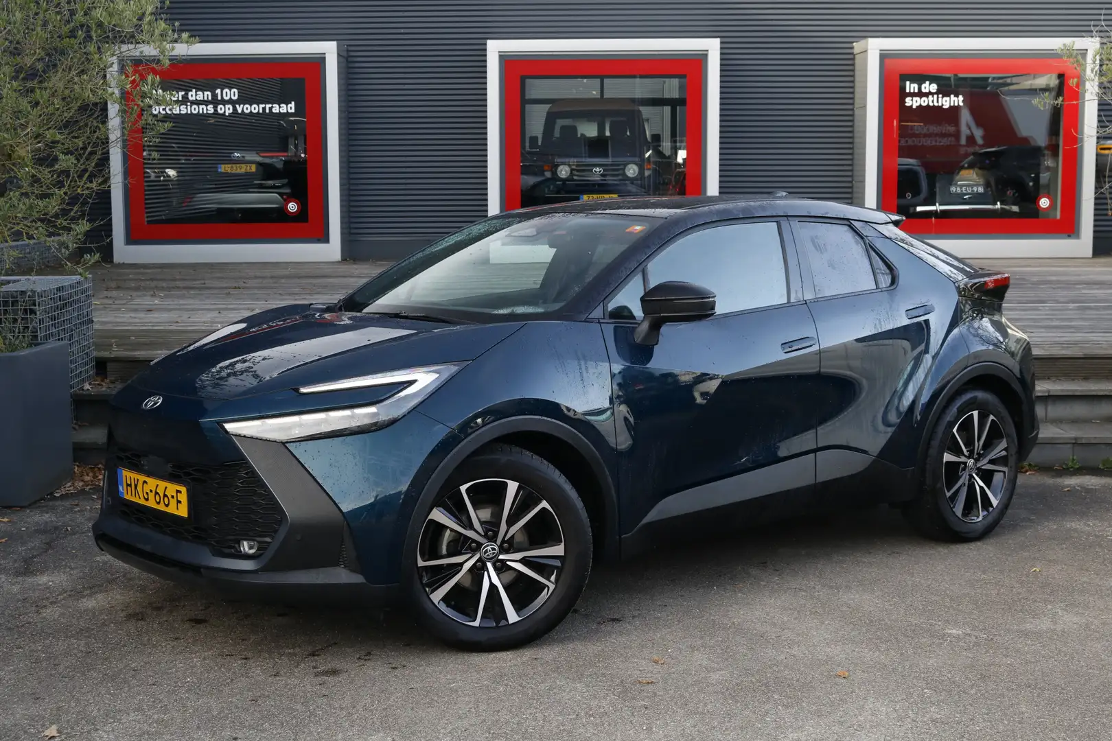 Toyota C-HR 1.8 Hybrid 140 First Edition | Apple Carplay | Ach Blau - 2