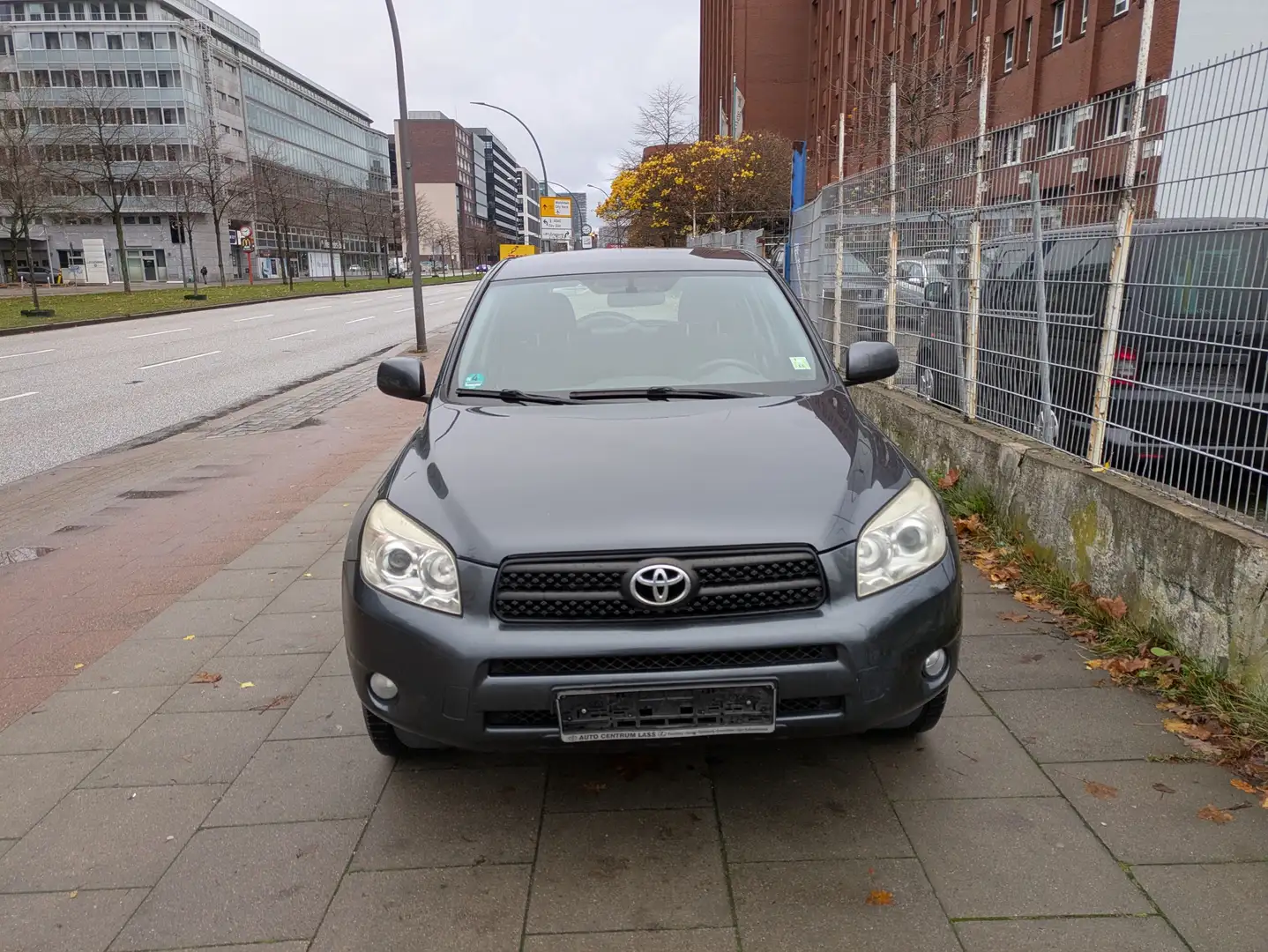 Toyota RAV 4 Sol Grau - 2