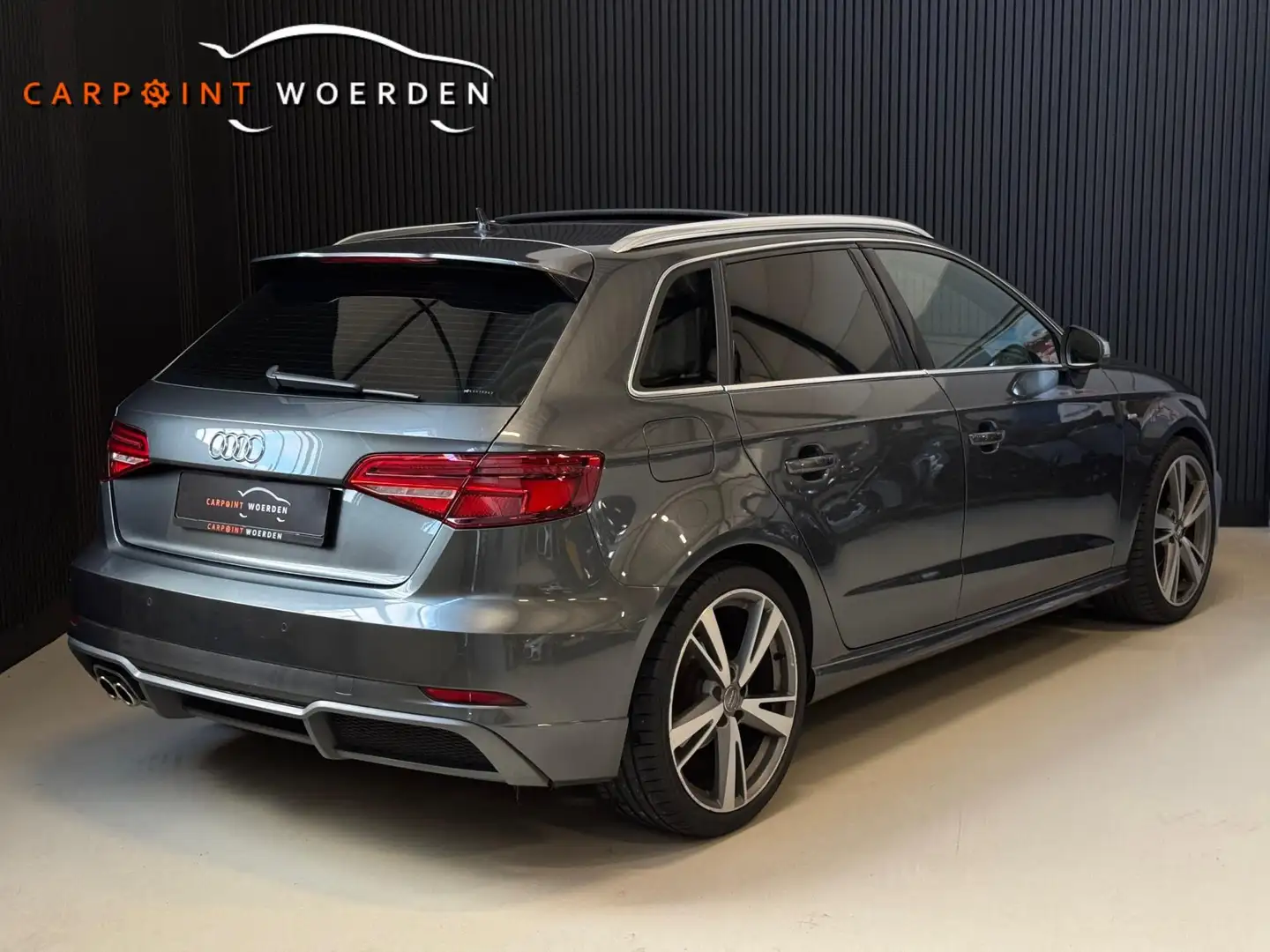 Audi A3 SPORTBACK 35 TFSI 3X S-LINE | PANO | VIRTUAL | LED Grijs - 2