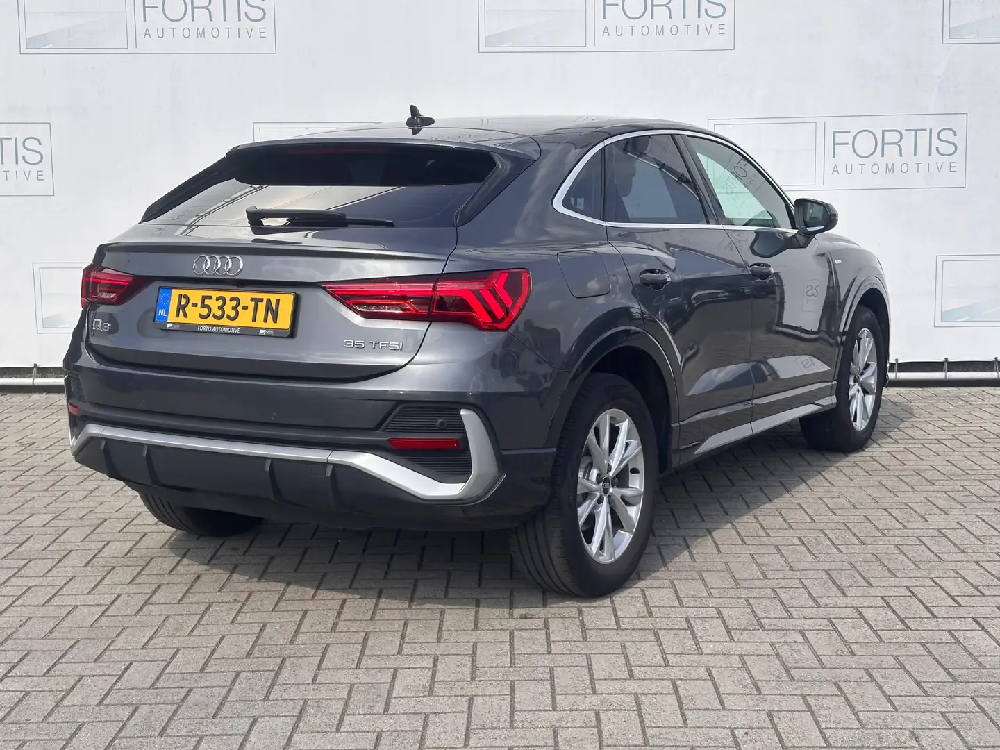 Audi Q3 Sportback 35 TFSI S Edition Virtual Cockpit | NAVI Grigio - 2