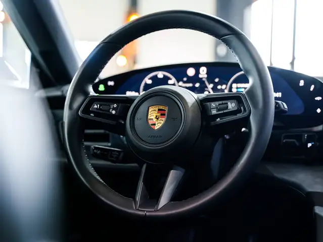 Porsche Taycan view 8