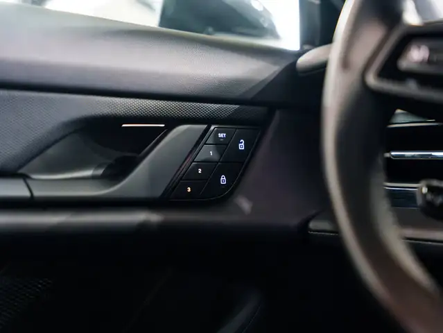 Porsche Taycan view 12