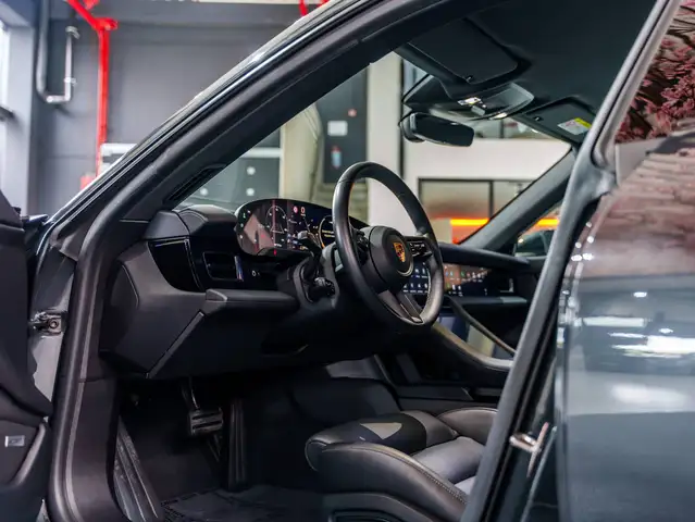 Porsche Taycan view 15