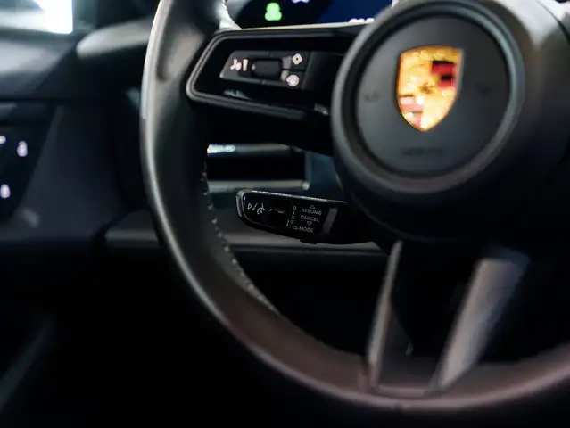 Porsche Taycan view 11