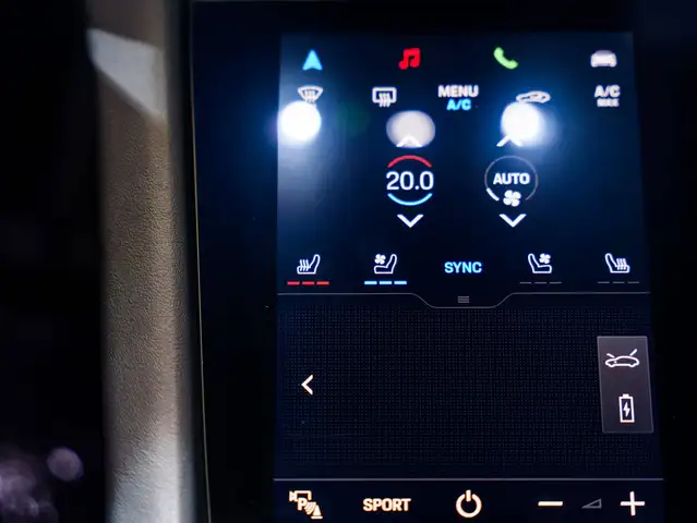 Porsche Taycan view 13