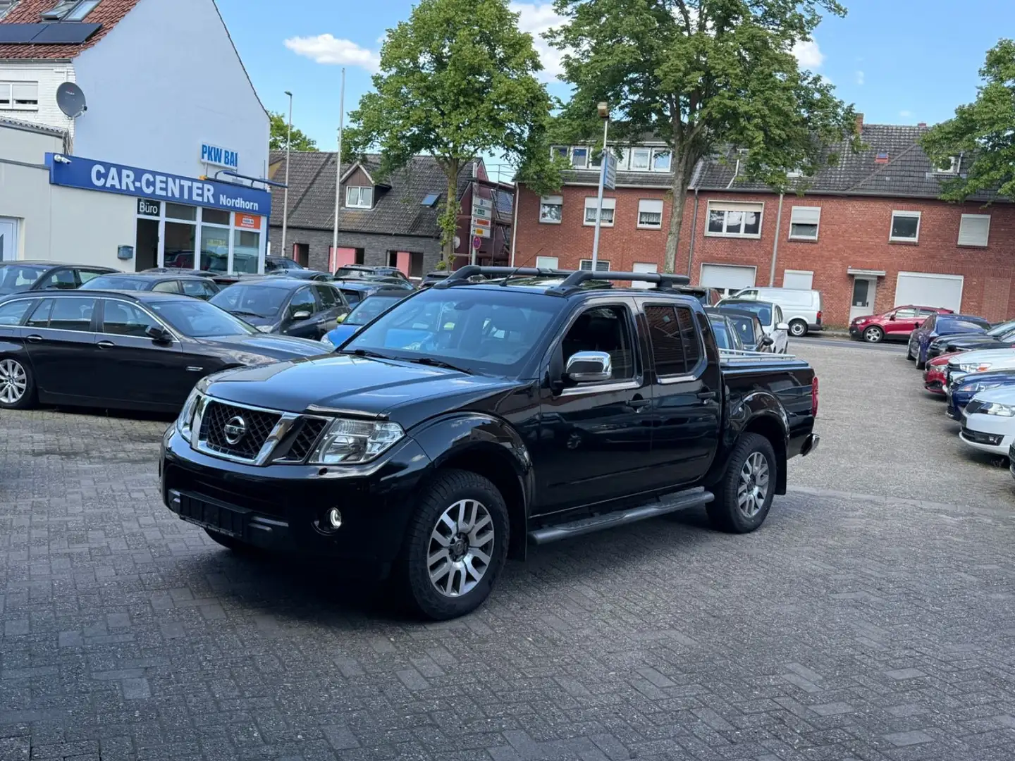 Nissan Navara Pickup Double Cab LE V6 4x4 LB Noir - 1