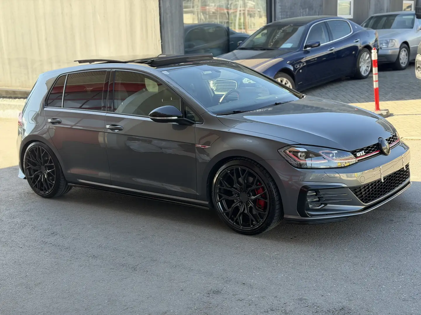 Volkswagen Golf GTI 2,0 TSI DSG - 2