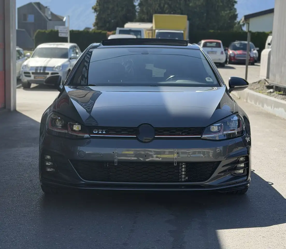 Volkswagen Golf GTI
