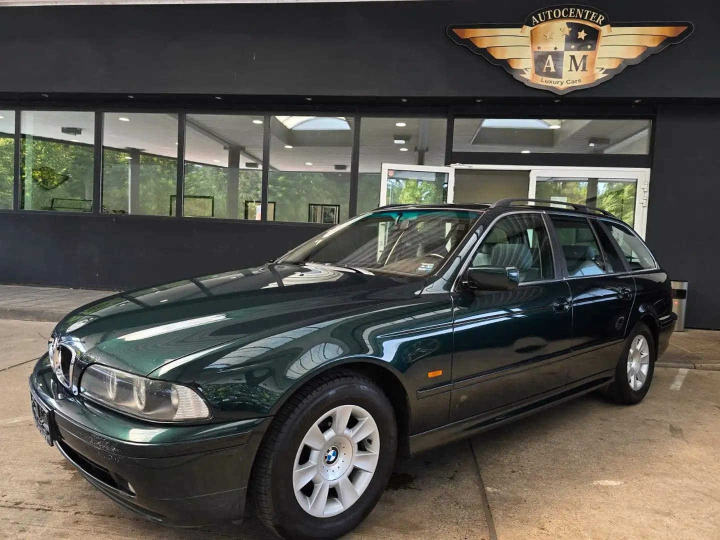 BMW 520 i Touring 24V SSD/KLIMA/Premium/AHK Grün - 1