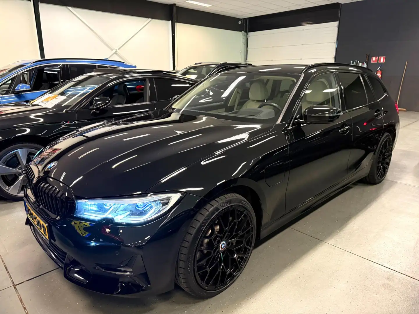 BMW 330 3-serie Touring 330e xDrive High Executive 19'' NA Noir - 2
