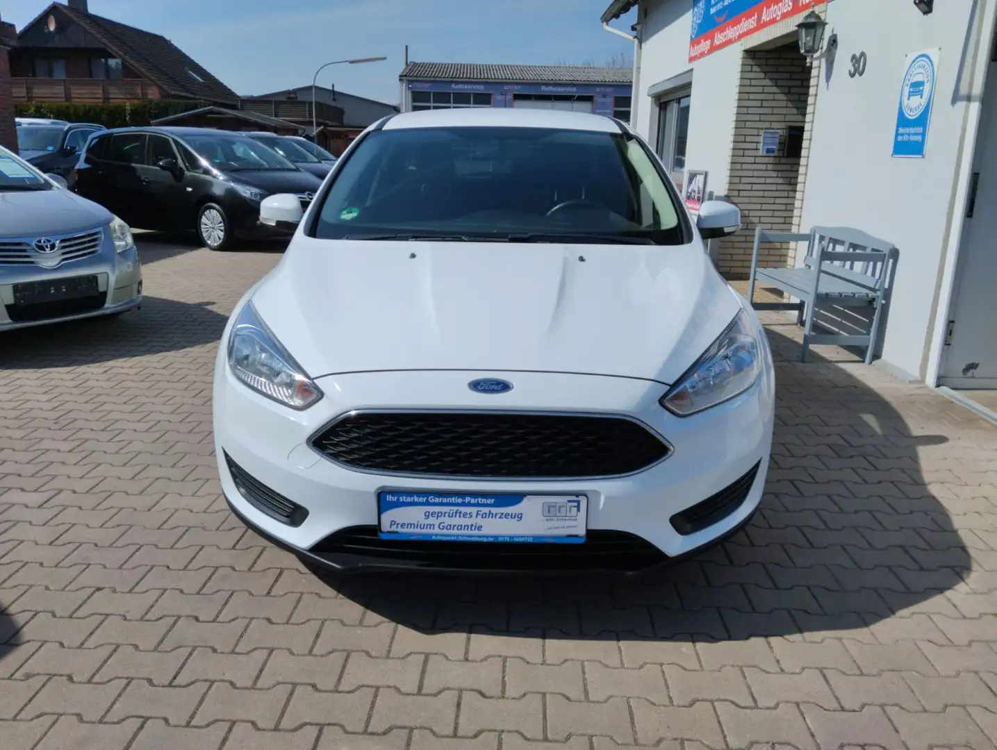 Ford Focus Turnier Trend TÜV-AU NEU Blanc - 2