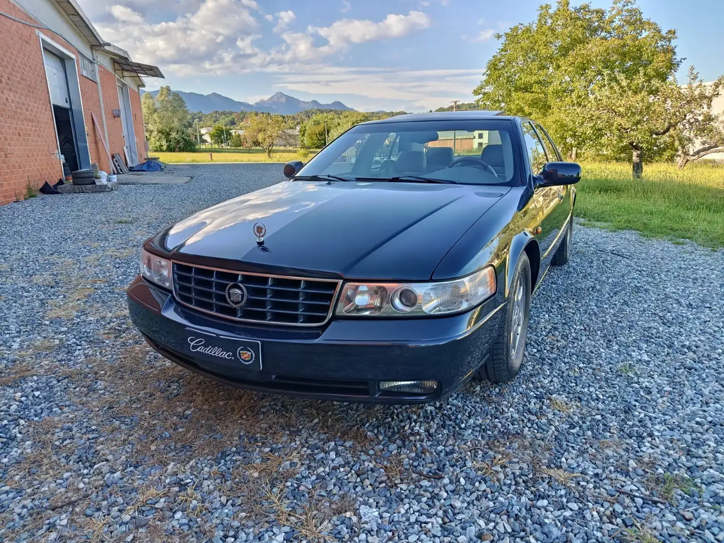 Cadillac STS Bleu - 1
