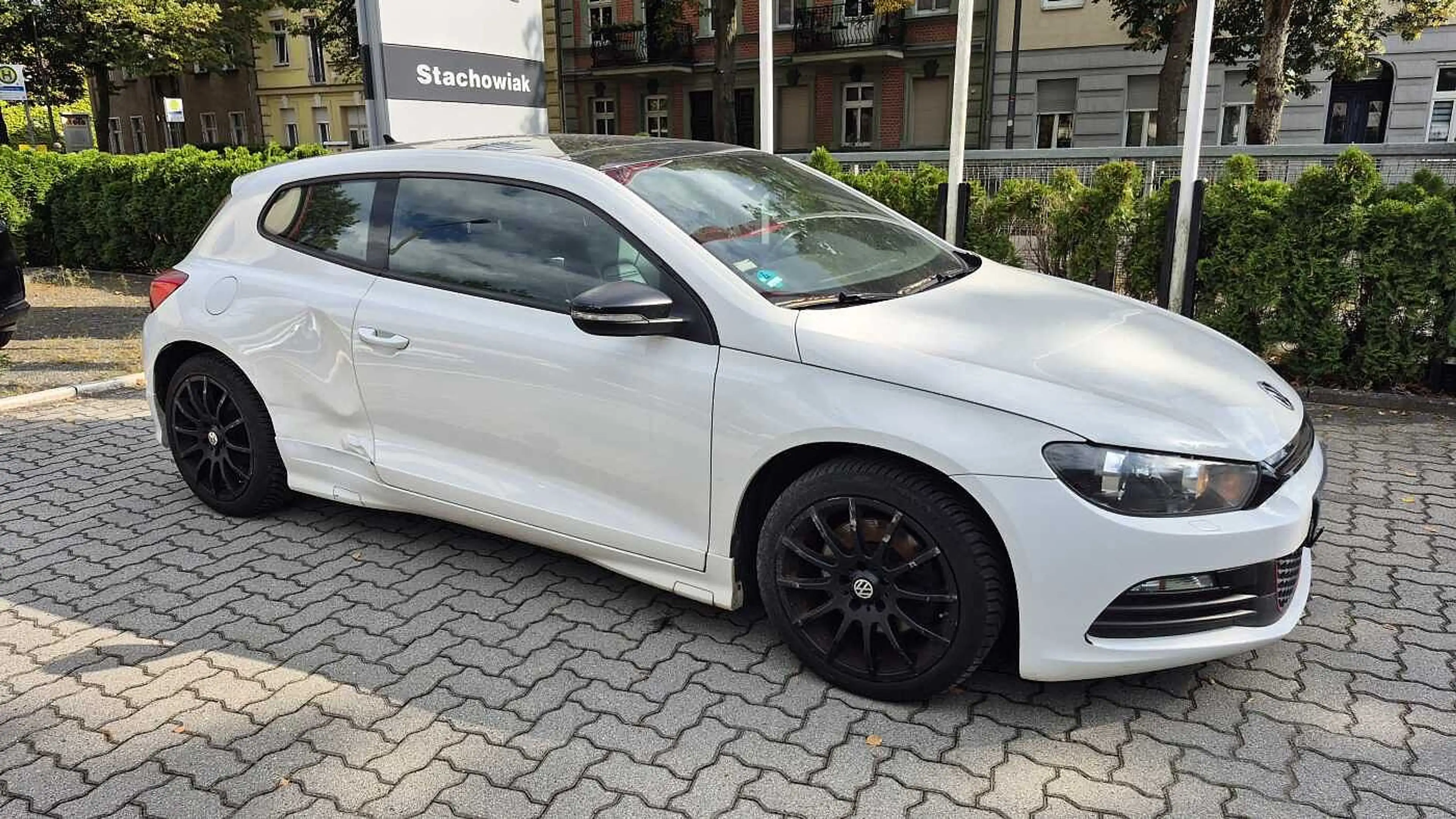 Volkswagen Scirocco 2.0 TSI — photo 2