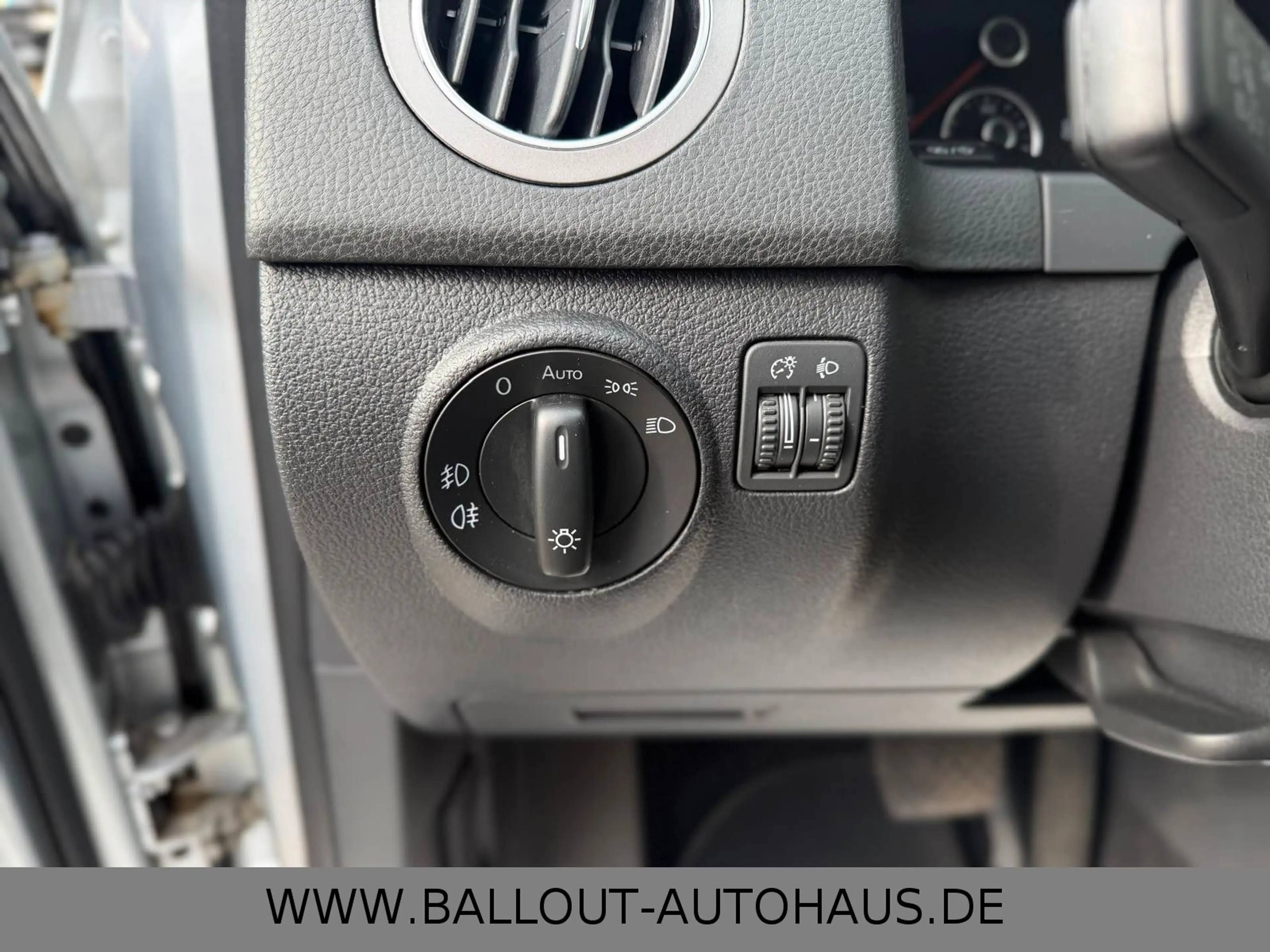 Volkswagen Golf Plus VI Trendline*2.HAND*KLIMA*AHK*SHZ*PDC* — photo 11