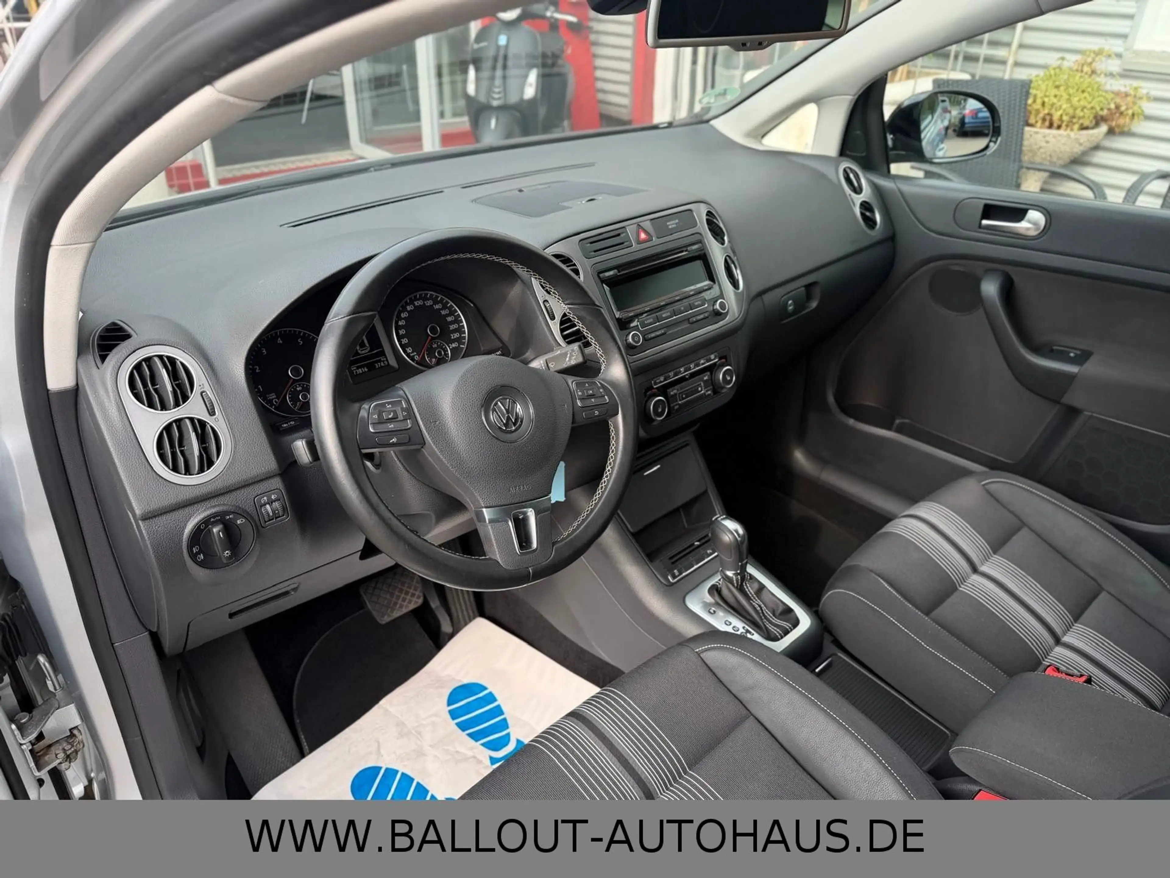 Volkswagen Golf Plus VI Trendline*2.HAND*KLIMA*AHK*SHZ*PDC* — photo 8