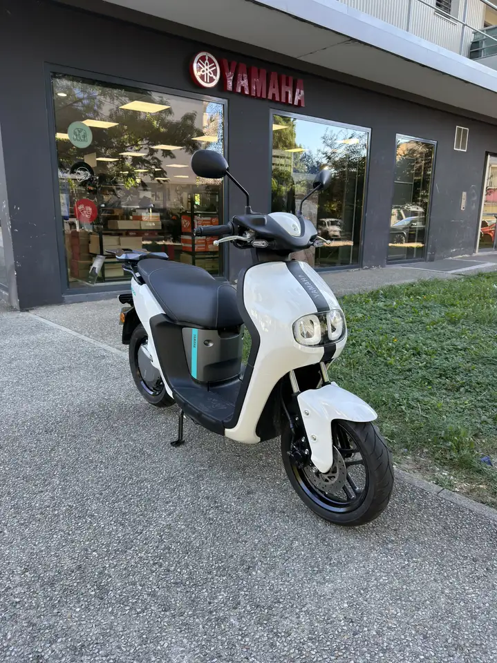 Yamaha NEOs 50