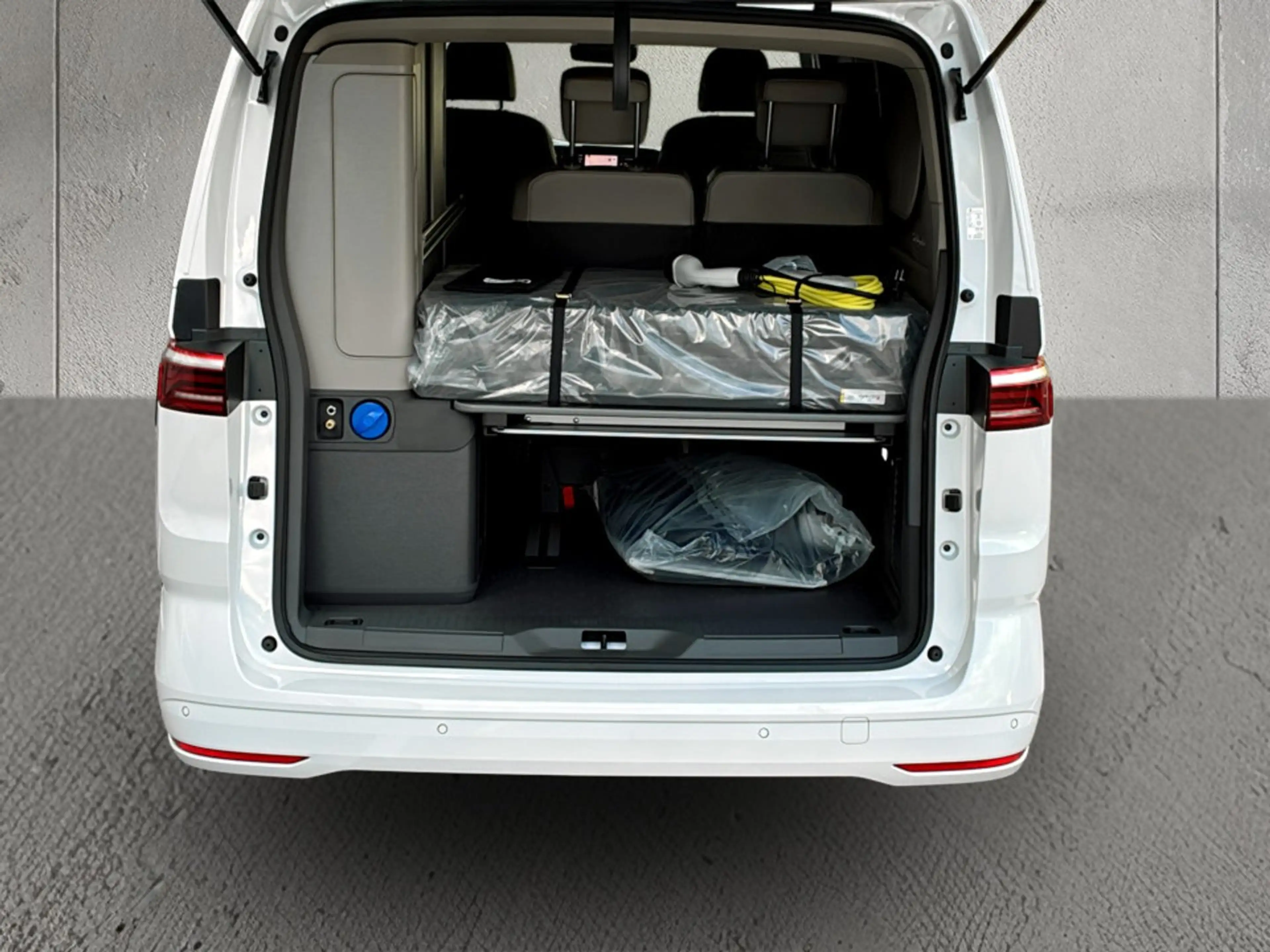 Volkswagen T7 California VW T7 California Coast eHybrid 180 kW 4M — photo 12