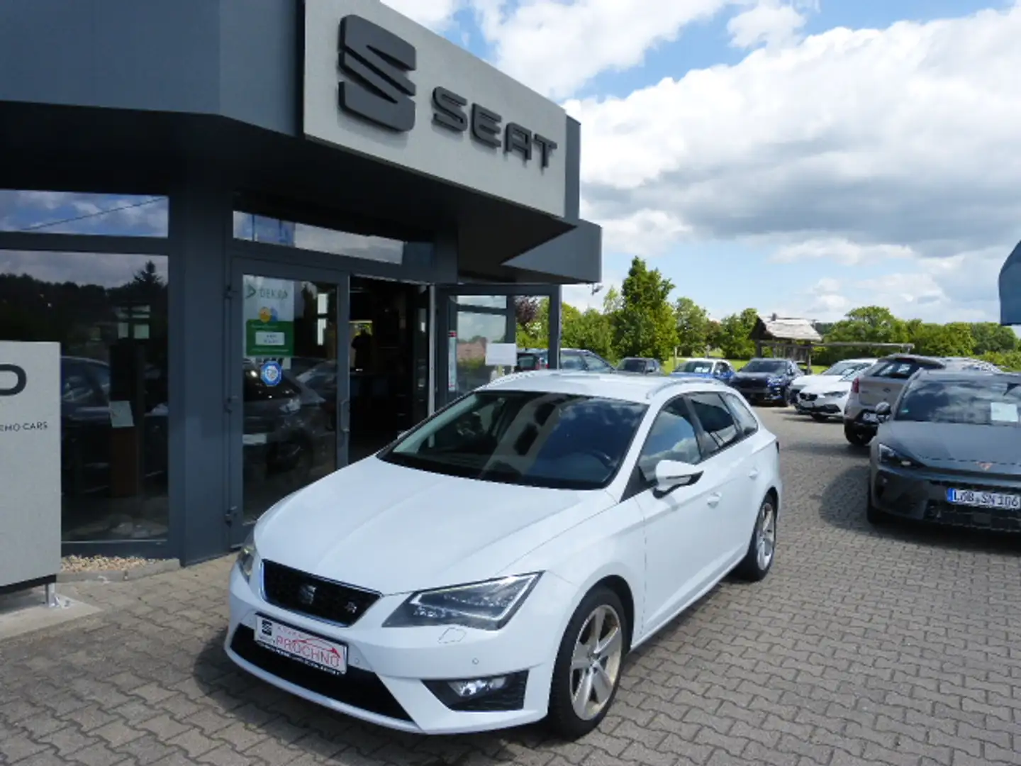 SEAT Leon Sportstourer 1.8 TSI FR 179 PS Blanco - 1