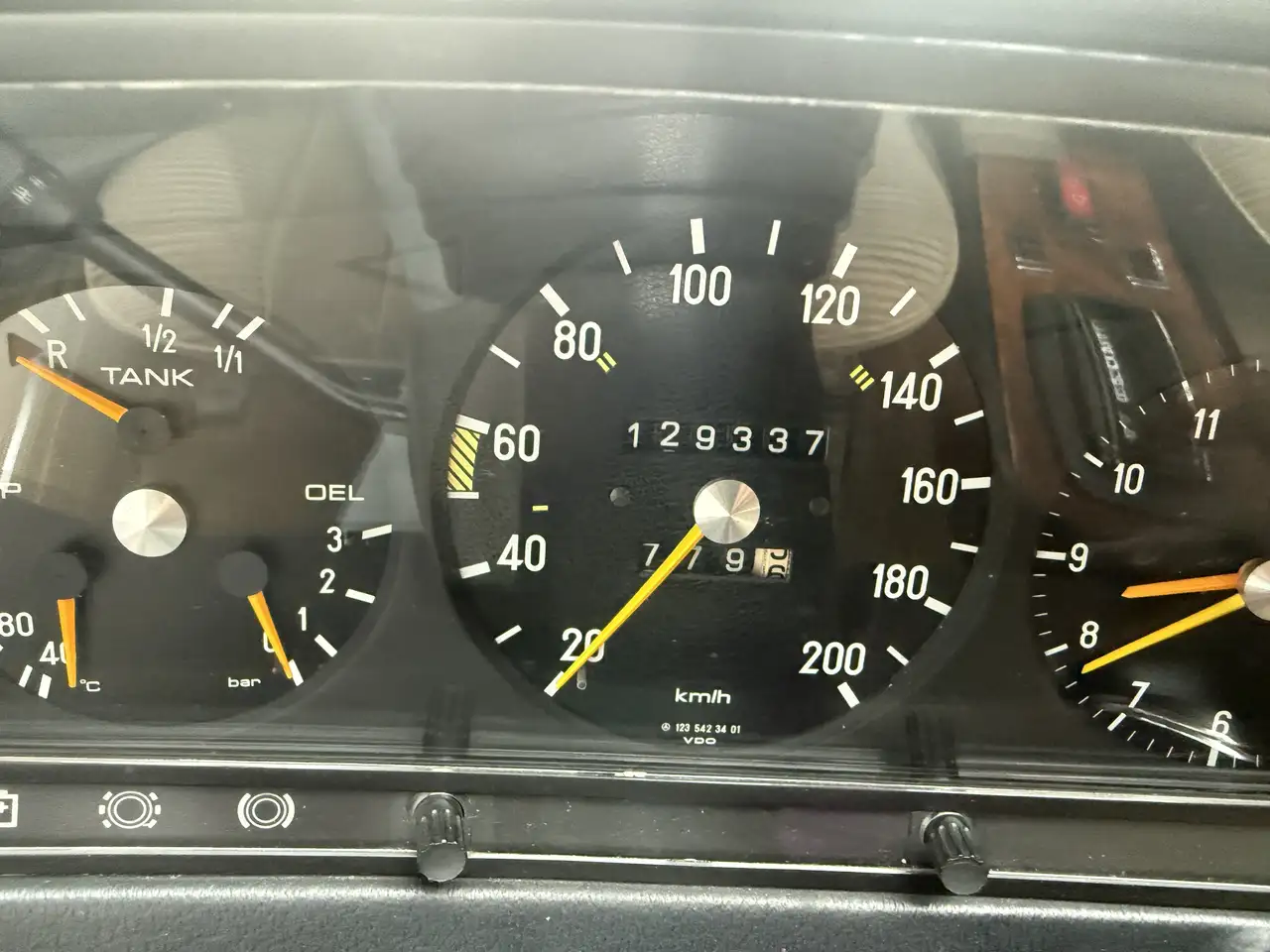 Mercedes-Benz 230, foto 6