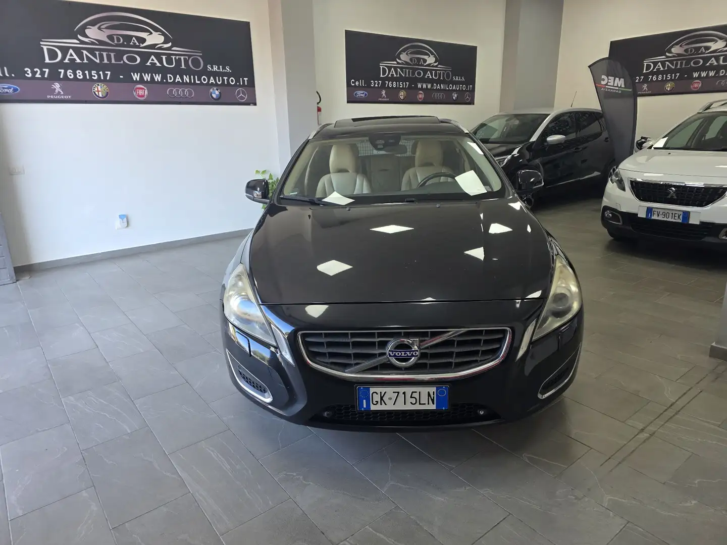 Volvo V60 2.4 d5 ved Momentum 215cv - 1