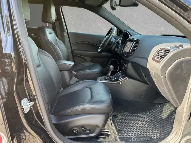 Jeep Compass view 3