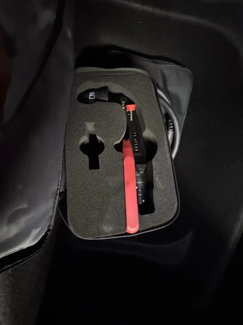 Tesla Model Y Long Range AWD 75kWh - 2