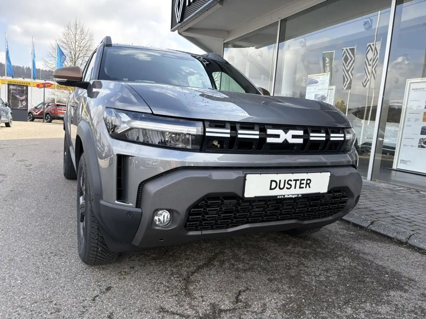 Dacia Duster Extreme TCe 130 4x4 Klima Einparkhilfe Gris - 2