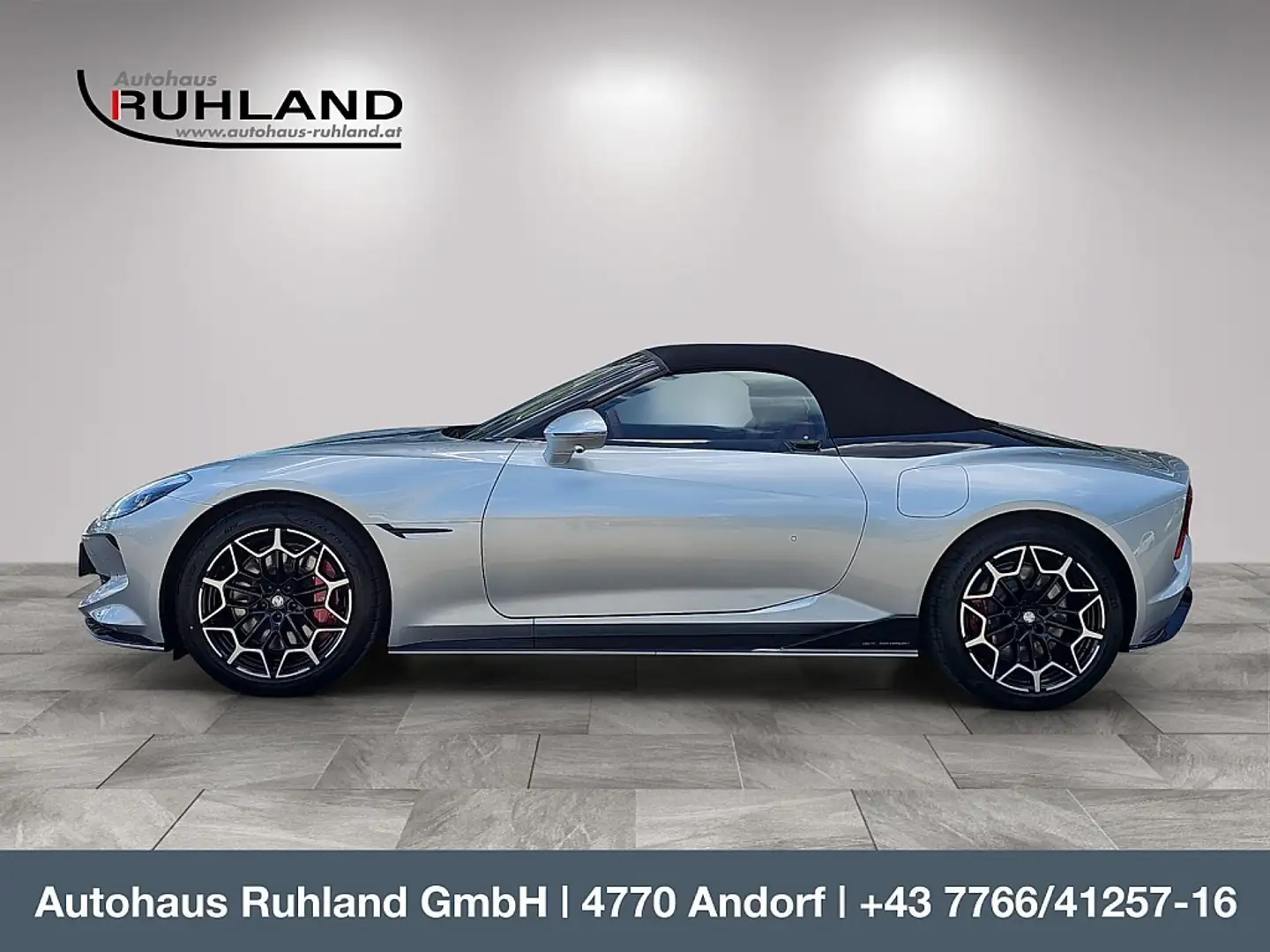 MG Cyberster 77kWh Trophy Stoff Rot/Schwarz + Schwarzes Dach Silber - 2