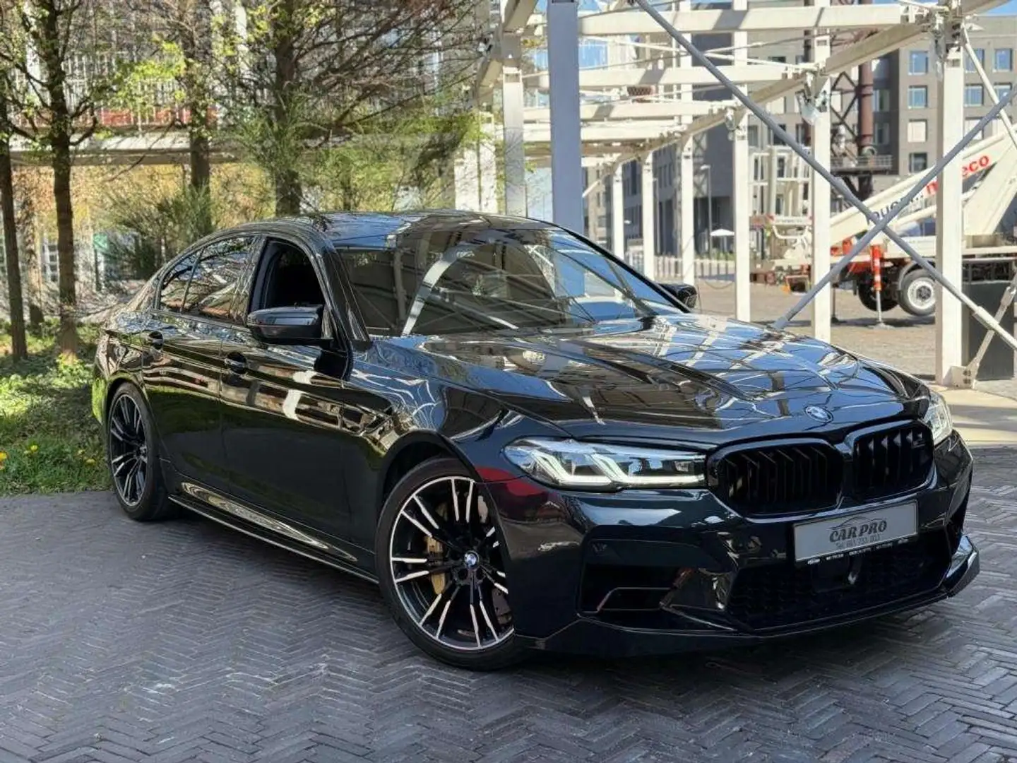 BMW M5 COMPETITION / AKRAPOVIC / FACELIFT / TOIT CARBON / Zwart - 1