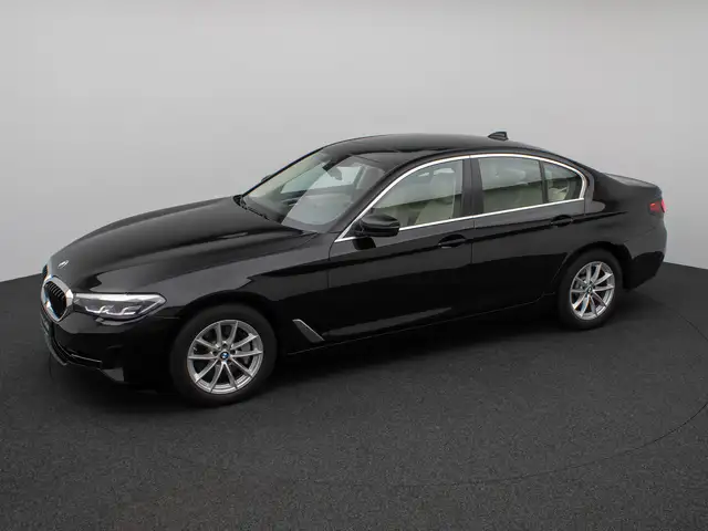 BMW 5 Series view 12