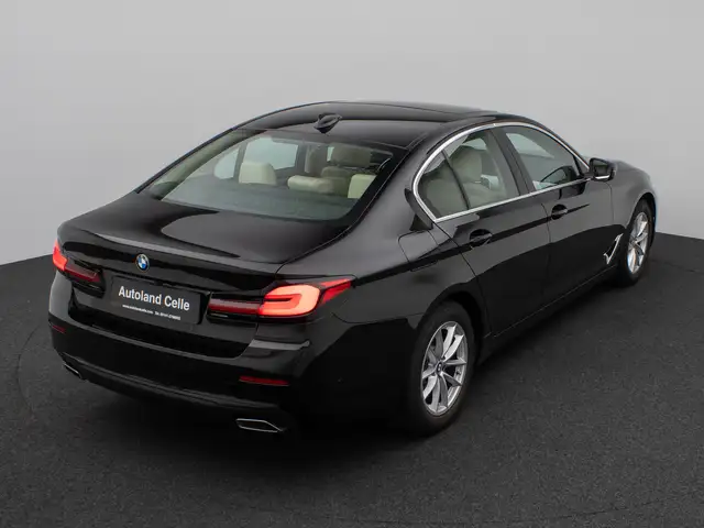 BMW 5 Series view 7