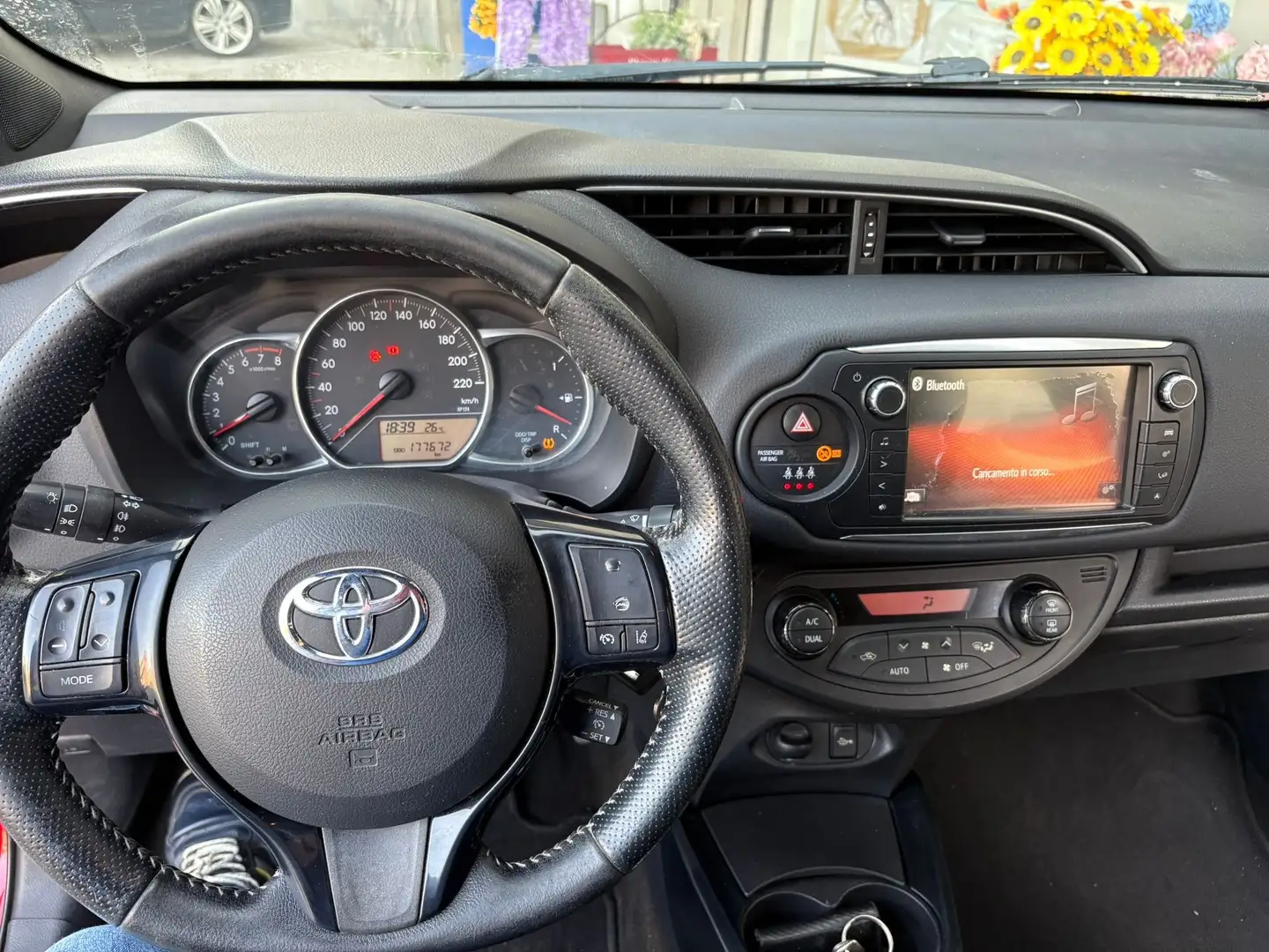 Toyota Yaris Yaris III 2015 5p 1.0 Trend Red Edition Rosso - 1