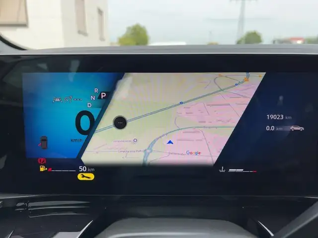 Renault Austral view 13
