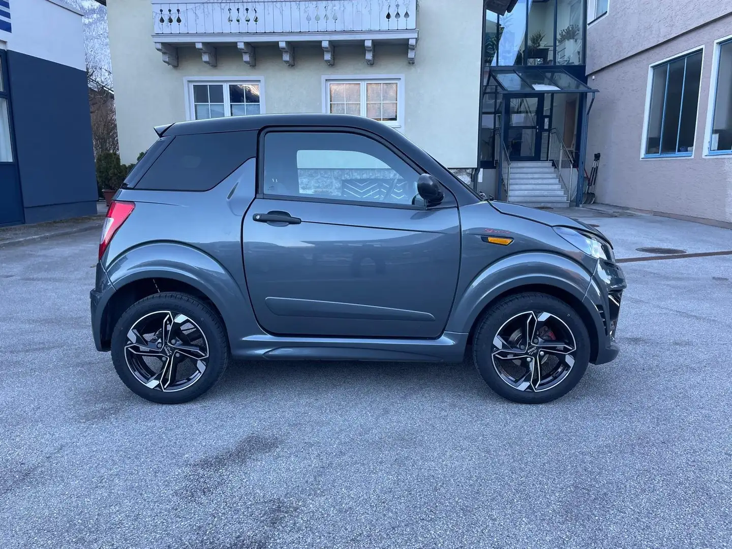 Ligier JS 50 Grau - 2