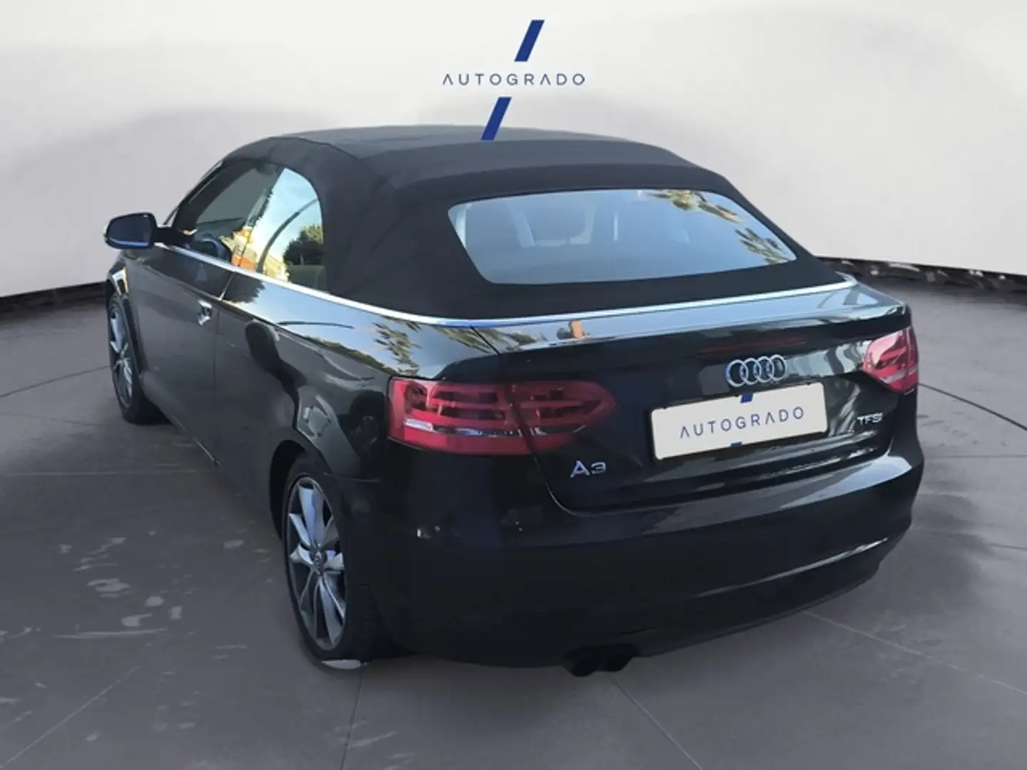 Audi A3 Cabrio 2.0TDI Ambition S-Tronic Noir - 2