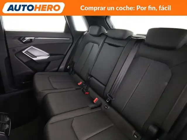 Audi Q3 view 15