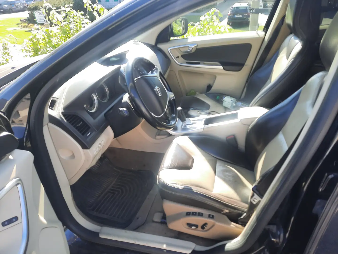 Volvo XC60 XC60 2.4 D Summum Geartronic Noir - 1