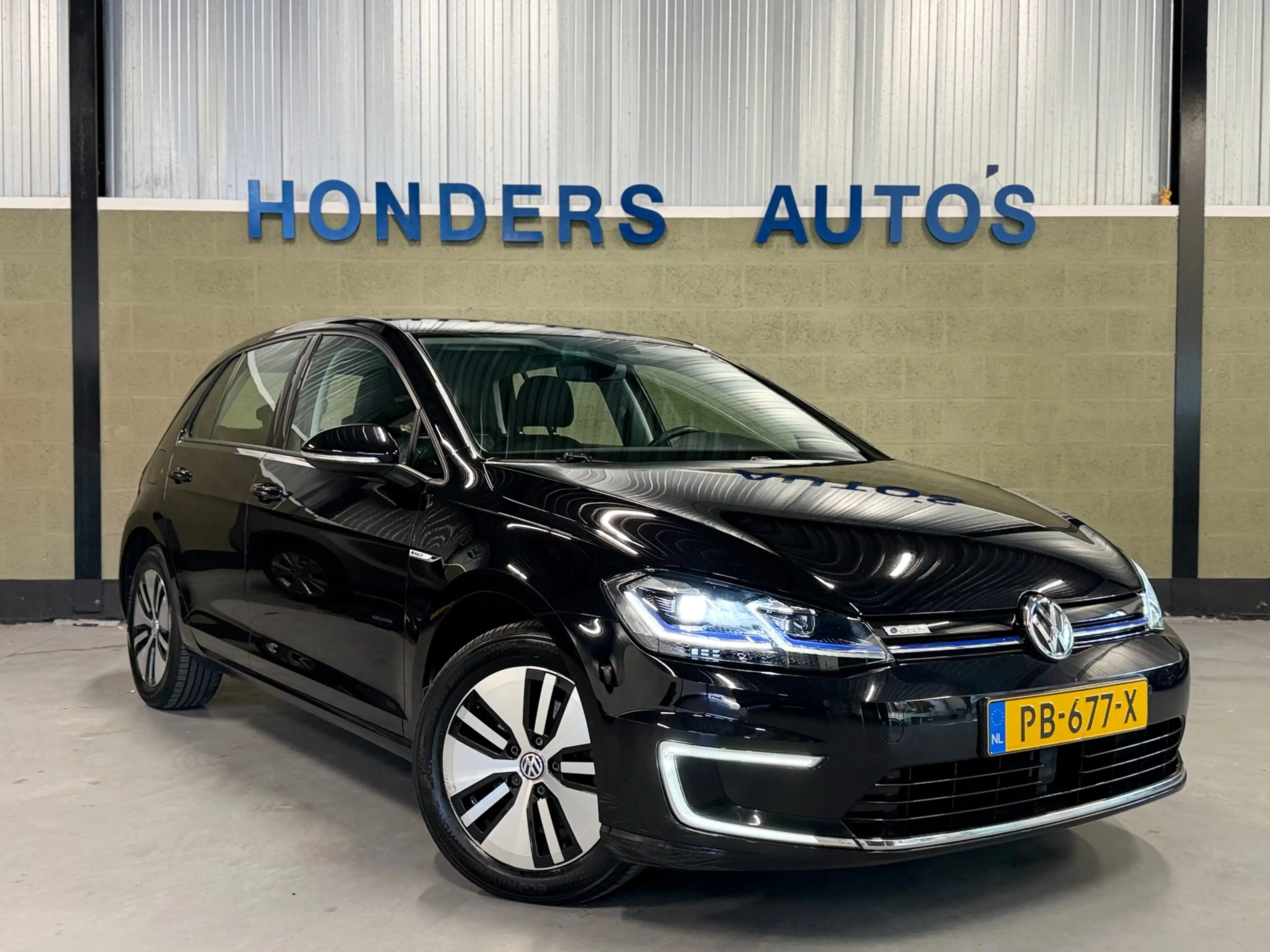 Volkswagen e-Golf E-Golf | SOH 89% | CARPLAY | STOELVERW | NAP.ORIG. — photo 17
