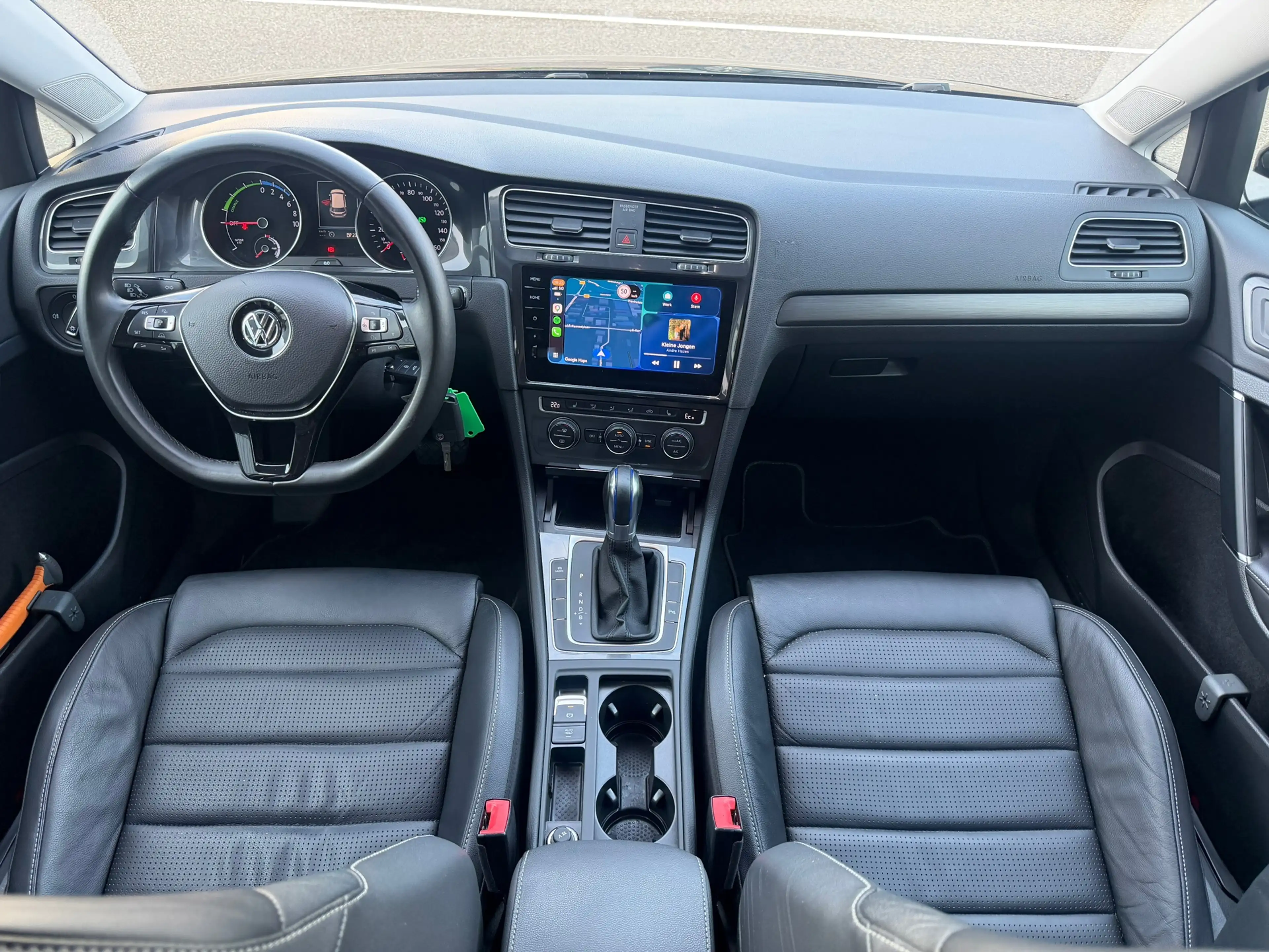 Volkswagen e-Golf E-Golf | SOH 89% | CARPLAY | STOELVERW | NAP.ORIG. — photo 5
