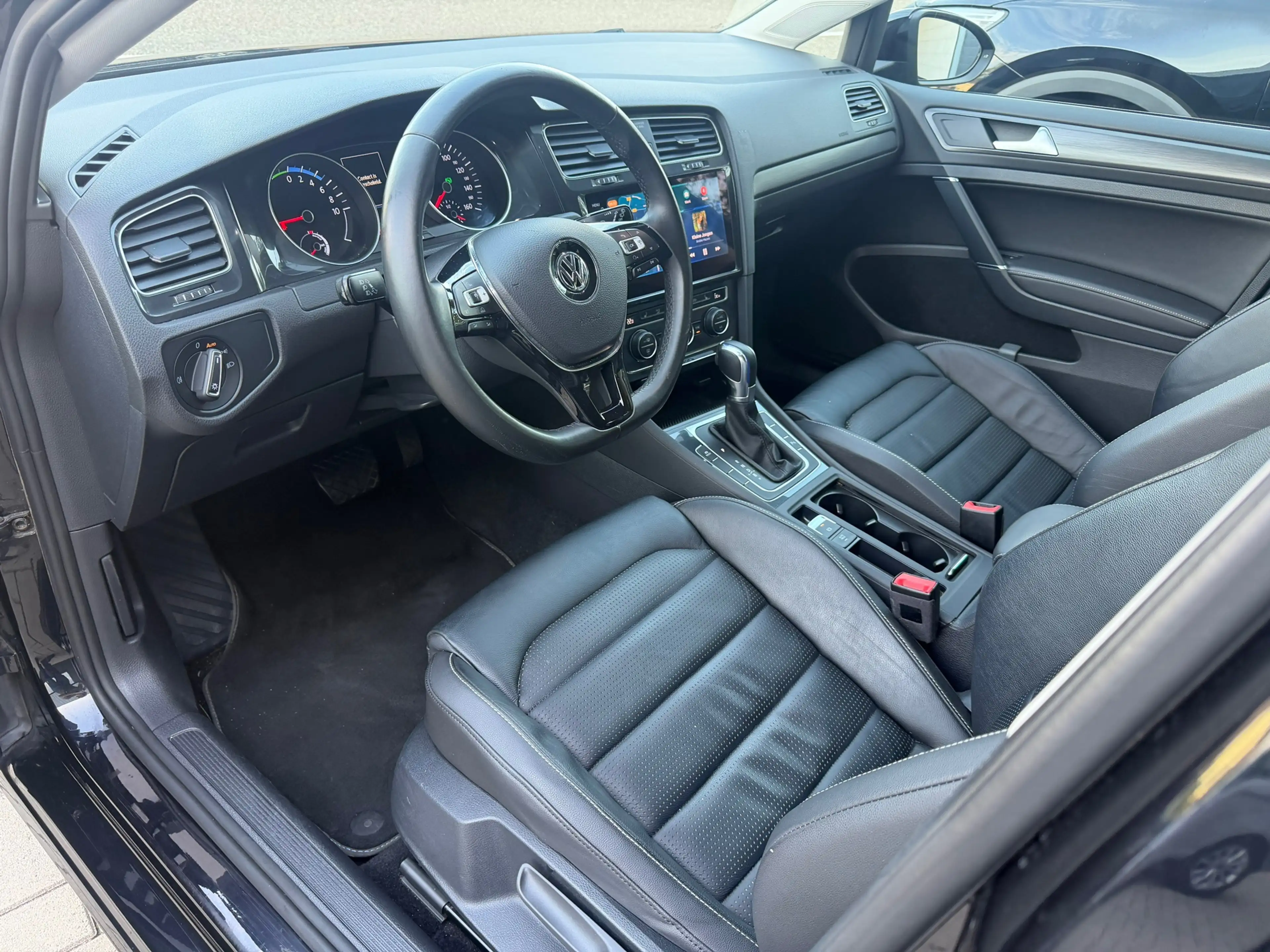 Volkswagen e-Golf E-Golf | SOH 89% | CARPLAY | STOELVERW | NAP.ORIG. — photo 20
