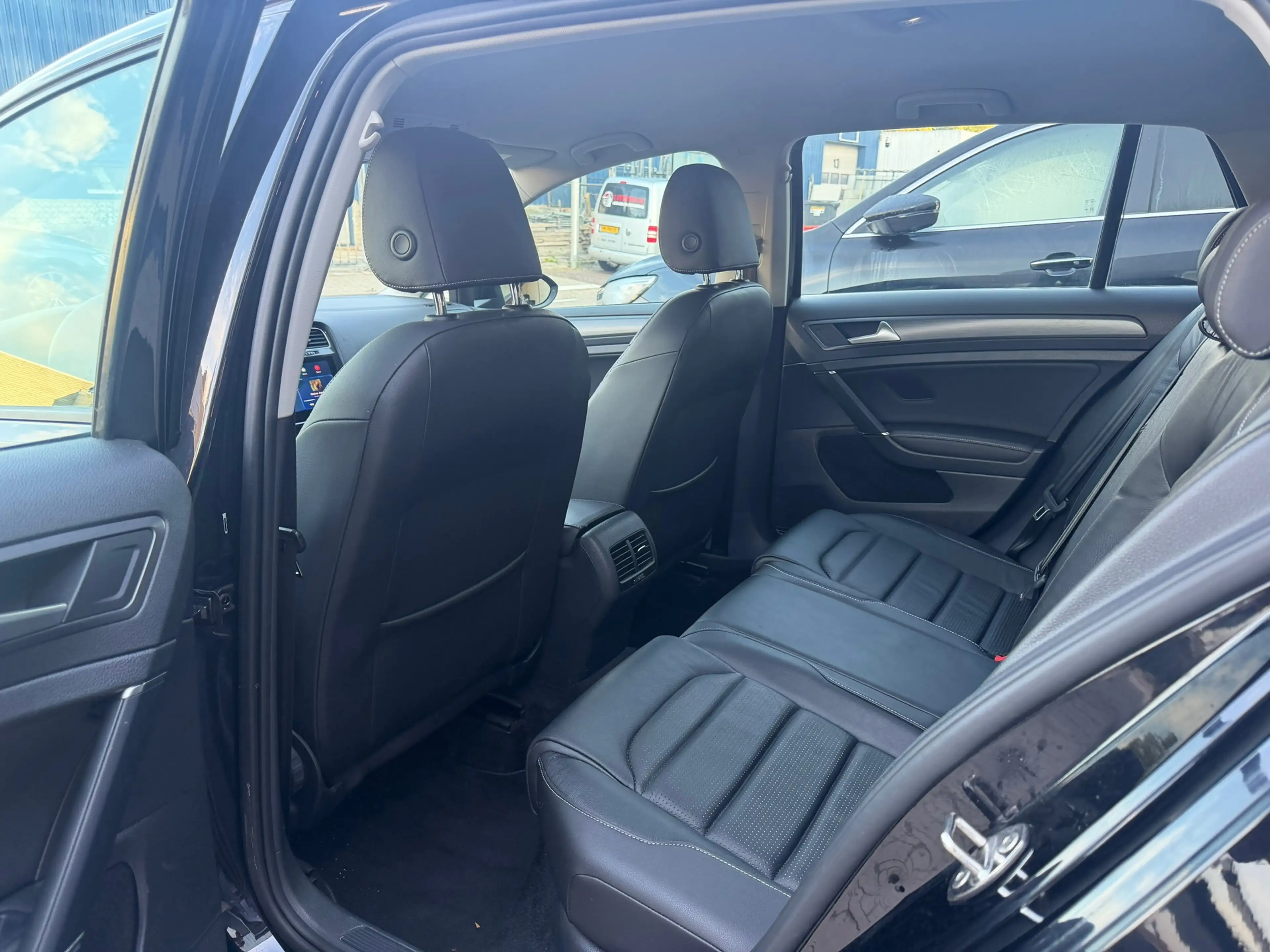 Volkswagen e-Golf E-Golf | SOH 89% | CARPLAY | STOELVERW | NAP.ORIG. — photo 33