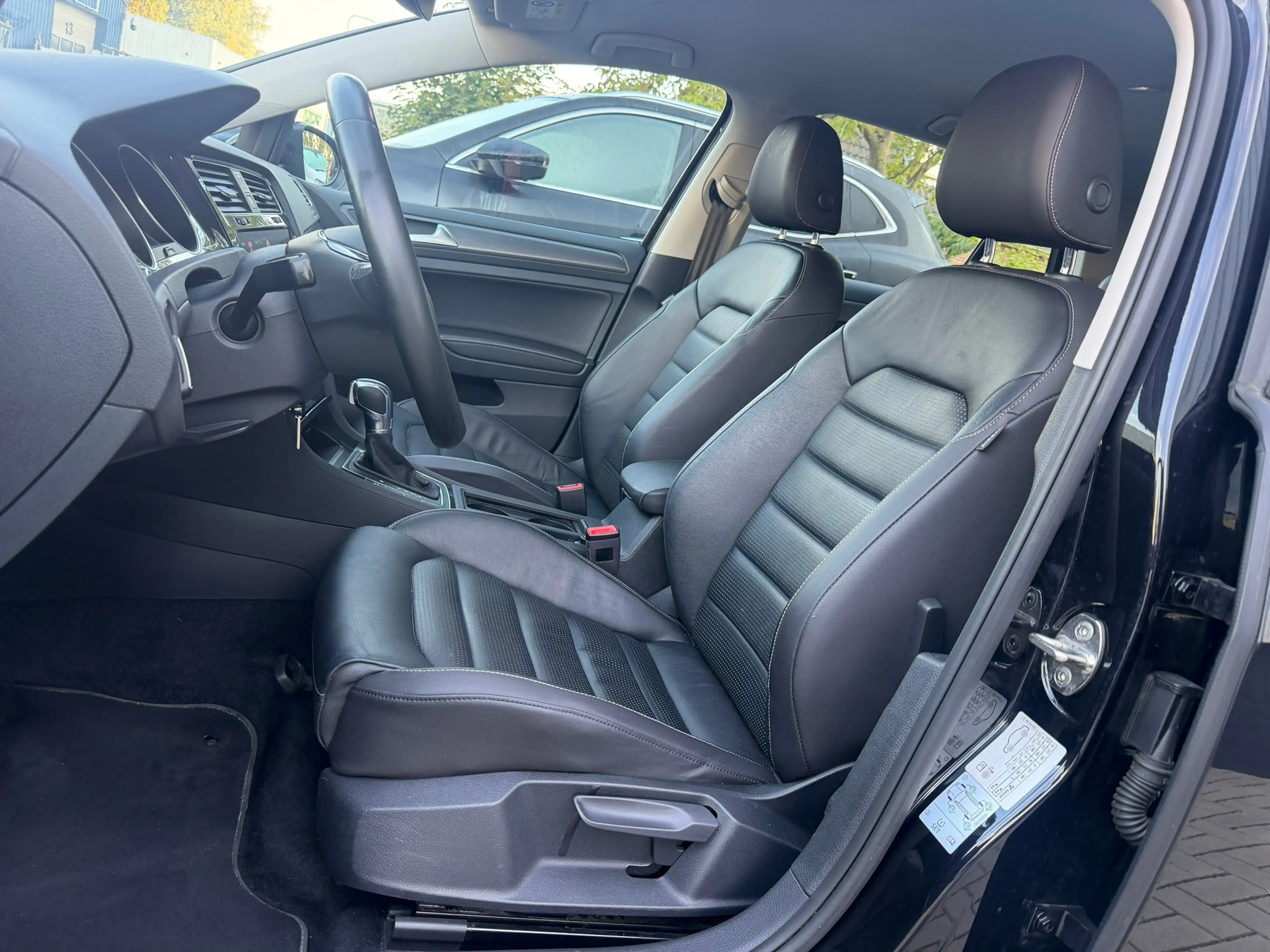 Volkswagen e-Golf E-Golf | SOH 89% | CARPLAY | STOELVERW | NAP.ORIG. — photo 6